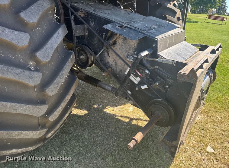 image for item DQ6788 1993 Gleaner R-52 combine