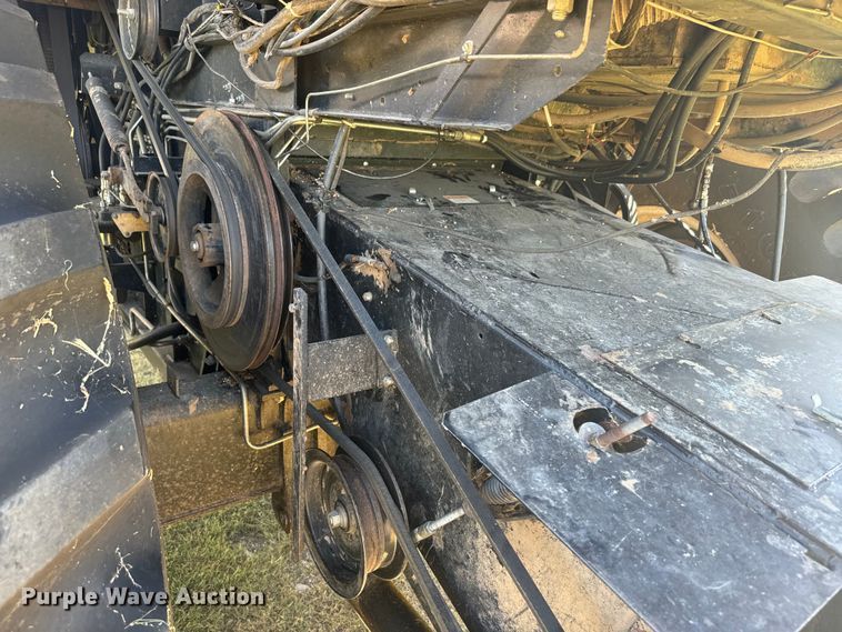 image for item DQ6788 1993 Gleaner R-52 combine