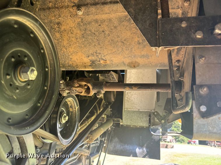 image for item DQ6788 1993 Gleaner R-52 combine