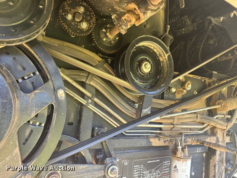 image for item DQ6788 1993 Gleaner R-52 combine