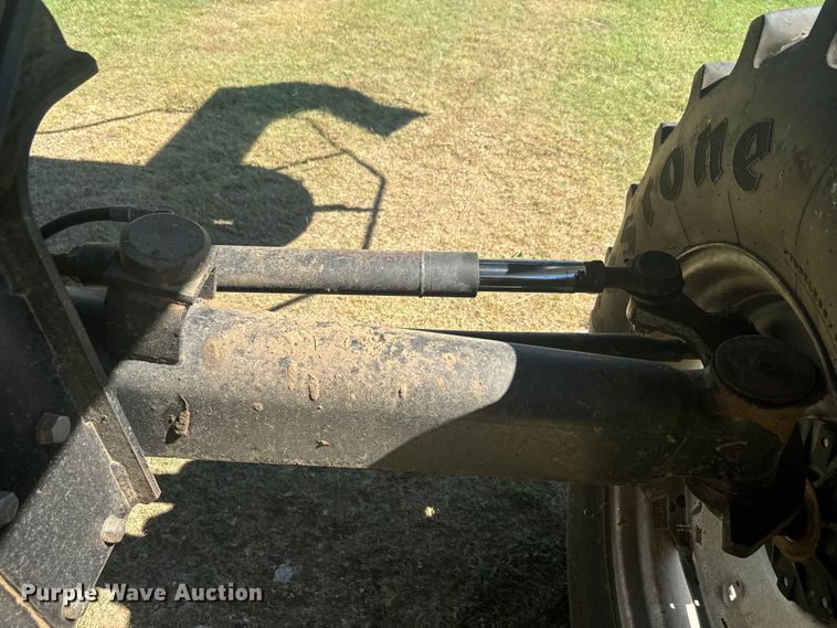 image for item DQ6788 1993 Gleaner R-52 combine