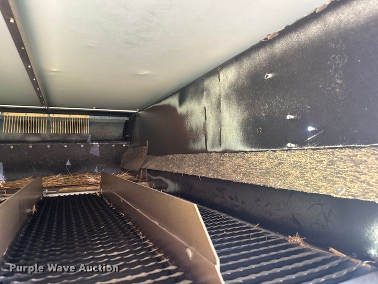 image for item DQ6788 1993 Gleaner R-52 combine