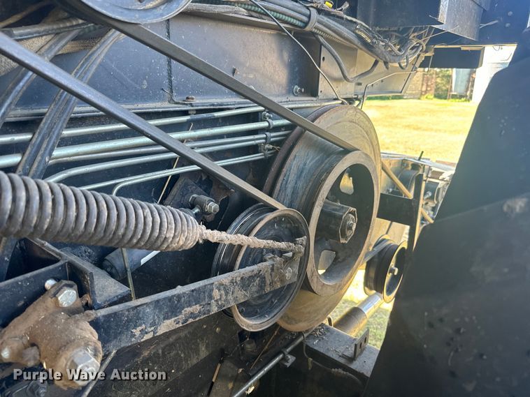 image for item DQ6788 1993 Gleaner R-52 combine