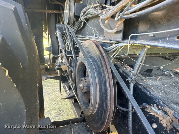 image for item DQ6788 1993 Gleaner R-52 combine