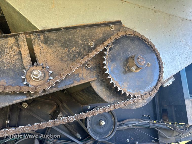 image for item DQ6788 1993 Gleaner R-52 combine