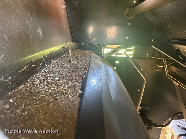 image for item DQ6788 1993 Gleaner R-52 combine