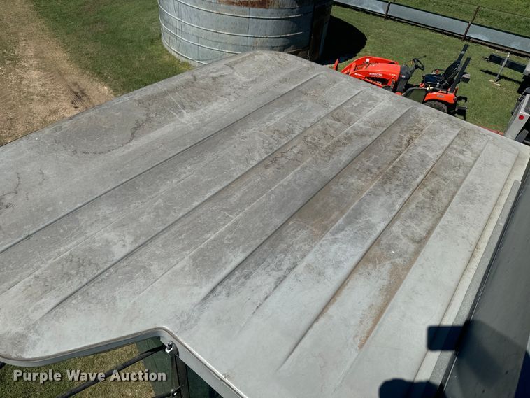 image for item DQ6788 1993 Gleaner R-52 combine