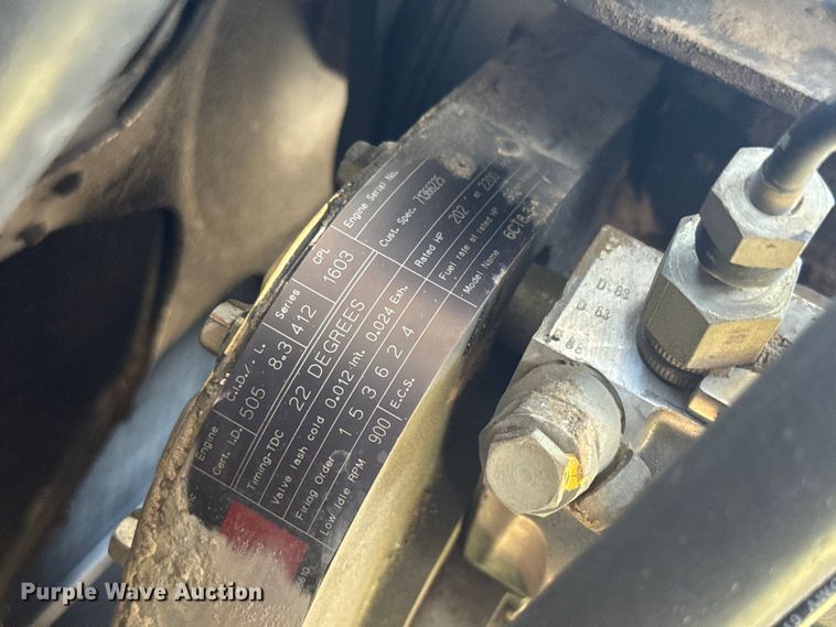 image for item DQ6788 1993 Gleaner R-52 combine