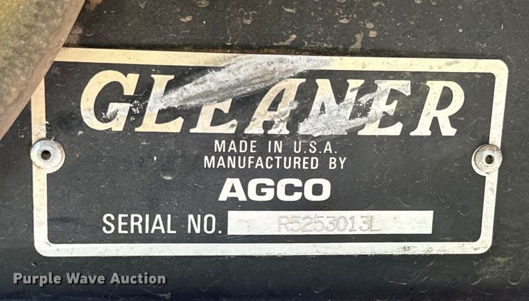 image for item DQ6788 1993 Gleaner R-52 combine