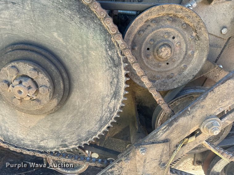 image for item DQ6789 Agco 400 rigid head