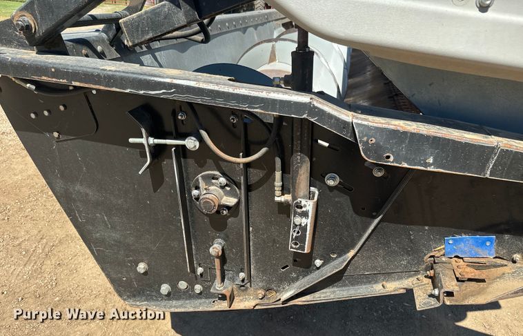 image for item DQ6789 Agco 400 rigid head