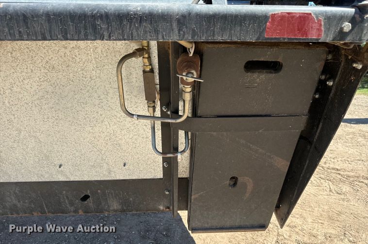 image for item DQ6789 Agco 400 rigid head
