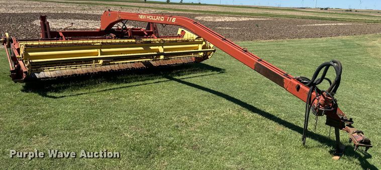 image for item DQ6792 New Holland 116 swather / windrower
