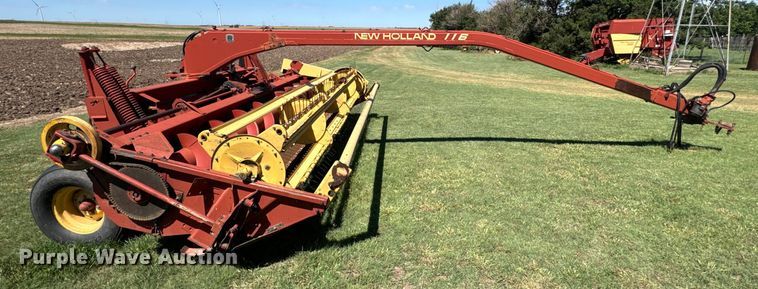 image for item DQ6792 New Holland 116 swather / windrower