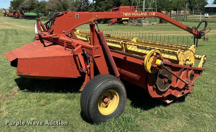 image for item DQ6792 New Holland 116 swather / windrower