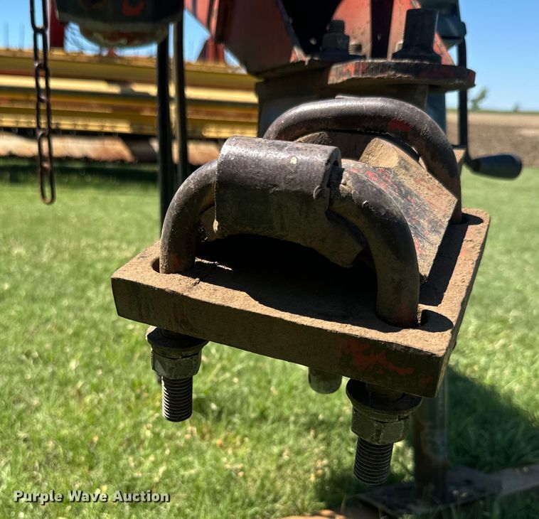 image for item DQ6792 New Holland 116 swather / windrower