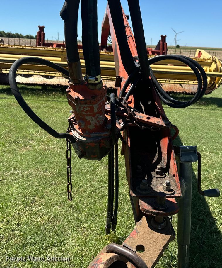 image for item DQ6792 New Holland 116 swather / windrower