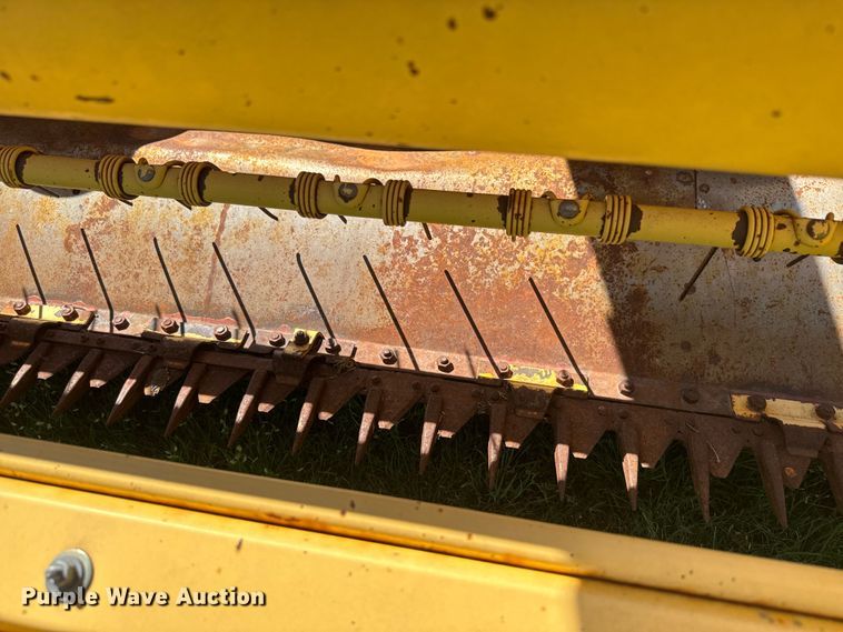 image for item DQ6792 New Holland 116 swather / windrower