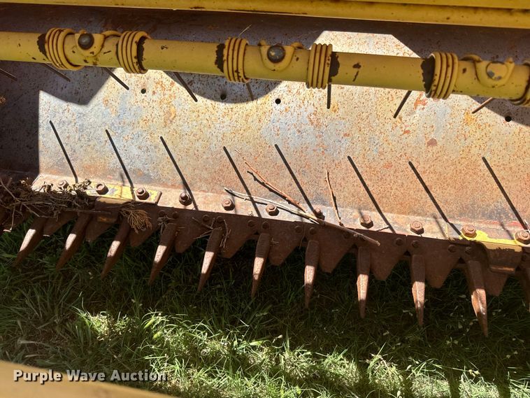 image for item DQ6792 New Holland 116 swather / windrower