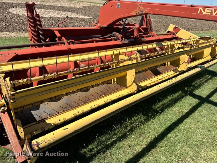 image for item DQ6792 New Holland 116 swather / windrower