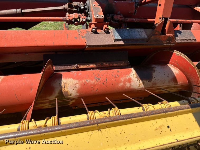 image for item DQ6792 New Holland 116 swather / windrower