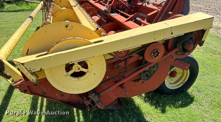 image for item DQ6792 New Holland 116 swather / windrower