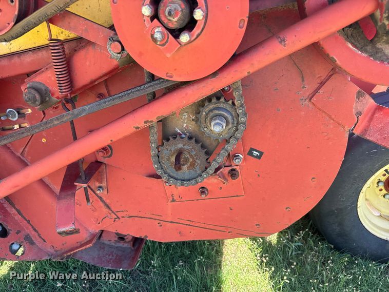 image for item DQ6792 New Holland 116 swather / windrower