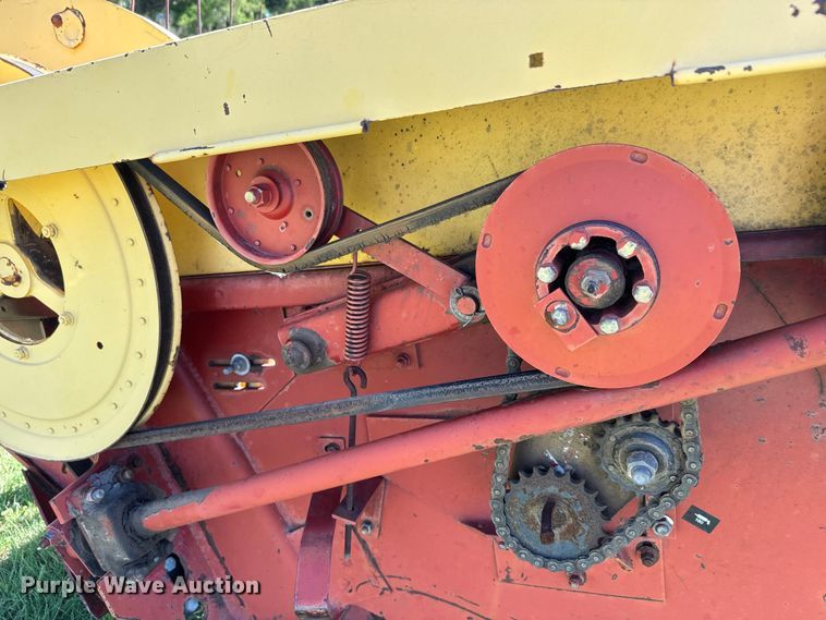 image for item DQ6792 New Holland 116 swather / windrower