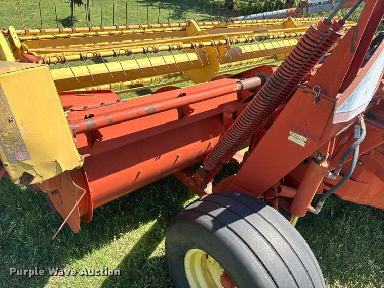 image for item DQ6792 New Holland 116 swather / windrower
