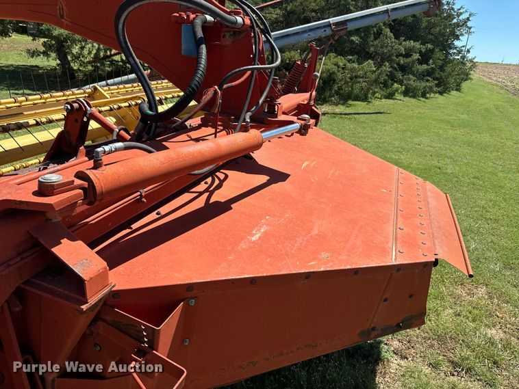 image for item DQ6792 New Holland 116 swather / windrower