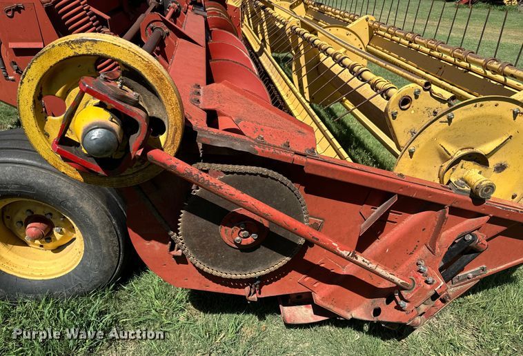 image for item DQ6792 New Holland 116 swather / windrower