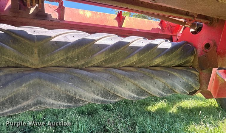 image for item DQ6792 New Holland 116 swather / windrower