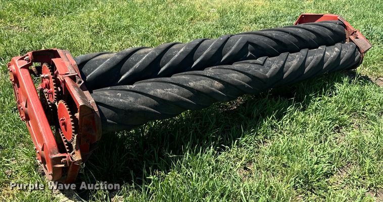 image for item DQ6792 New Holland 116 swather / windrower