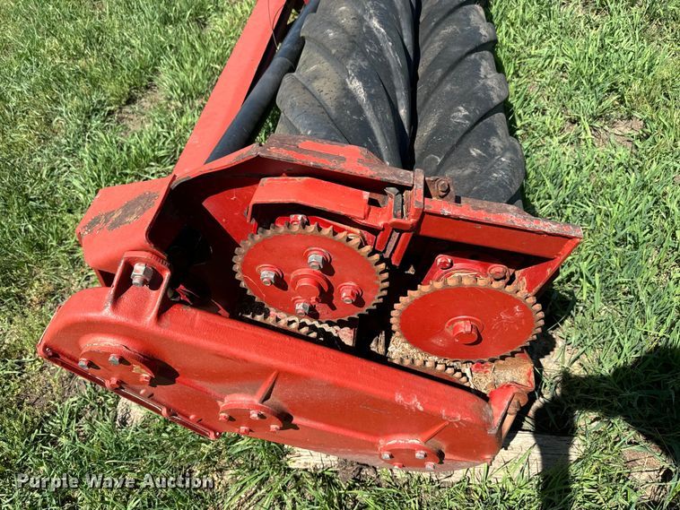 image for item DQ6792 New Holland 116 swather / windrower