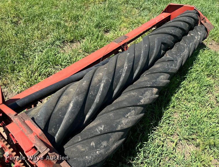 image for item DQ6792 New Holland 116 swather / windrower