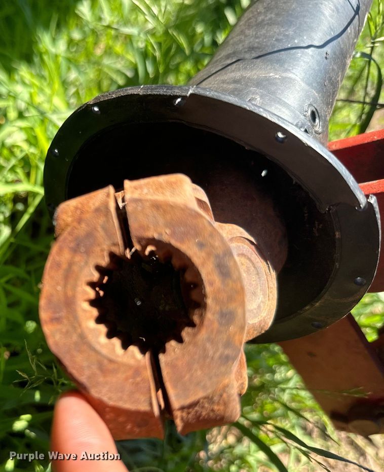 image for item DQ6792 New Holland 116 swather / windrower