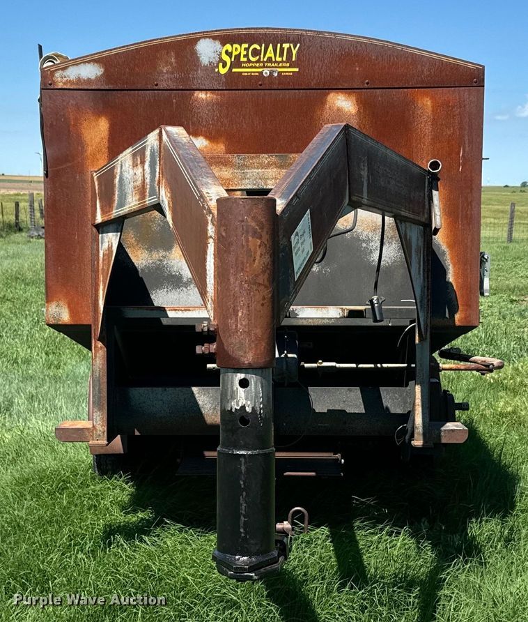 image for item DQ6793 1994 Specialty grain trailer