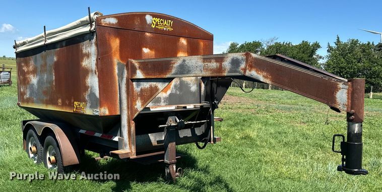 image for item DQ6793 1994 Specialty grain trailer