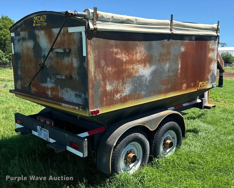 image for item DQ6793 1994 Specialty grain trailer