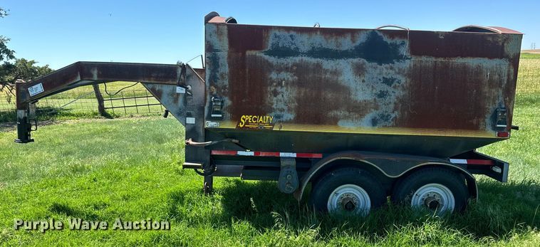 image for item DQ6793 1994 Specialty grain trailer