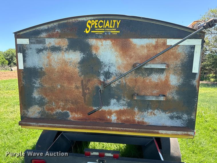 image for item DQ6793 1994 Specialty grain trailer