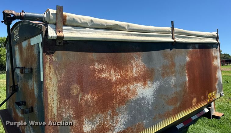 image for item DQ6793 1994 Specialty grain trailer
