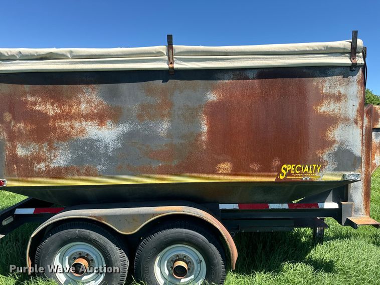 image for item DQ6793 1994 Specialty grain trailer