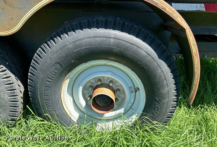 image for item DQ6793 1994 Specialty grain trailer