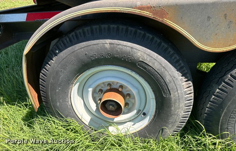 image for item DQ6793 1994 Specialty grain trailer