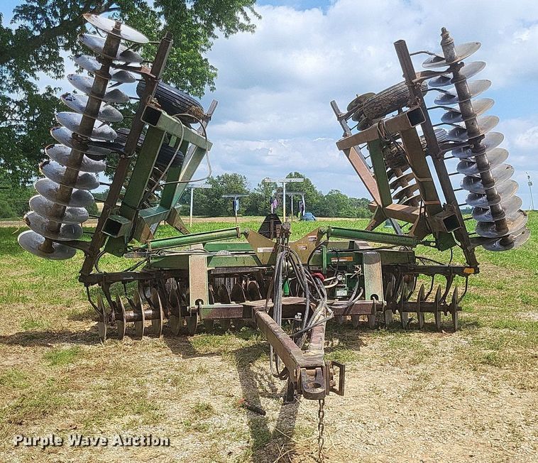 image for item DR4781 John Deere  630 tandem disk