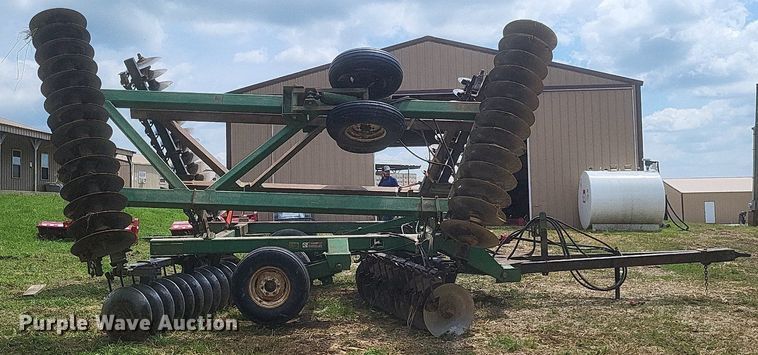 image for item DR4781 John Deere  630 tandem disk