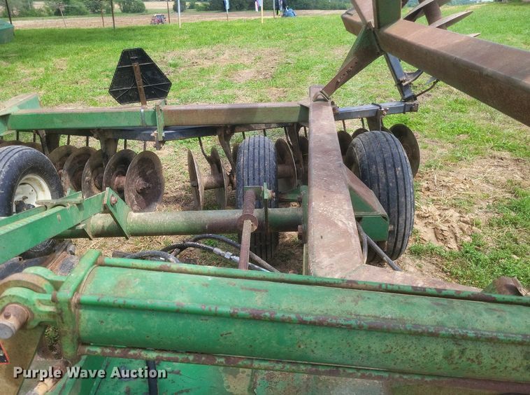 image for item DR4781 John Deere  630 tandem disk