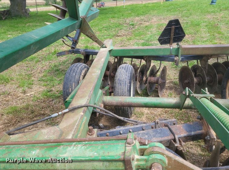 image for item DR4781 John Deere  630 tandem disk