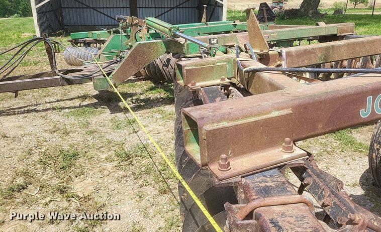 image for item DR4781 John Deere  630 tandem disk